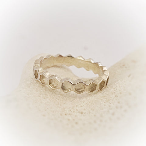 Honey Comb Ring Size O