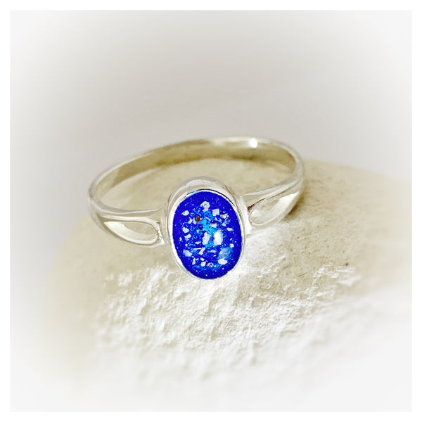 Dainty Oval Ring Size J