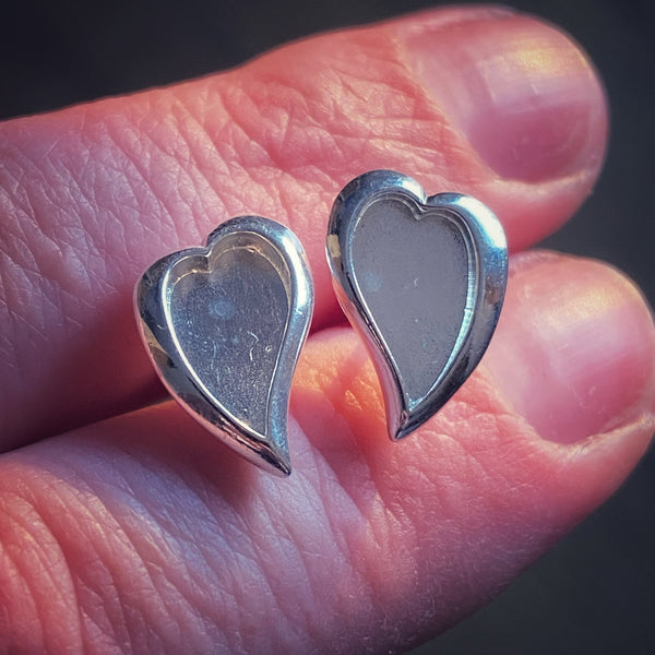 Wavy Heart Stud Earrings